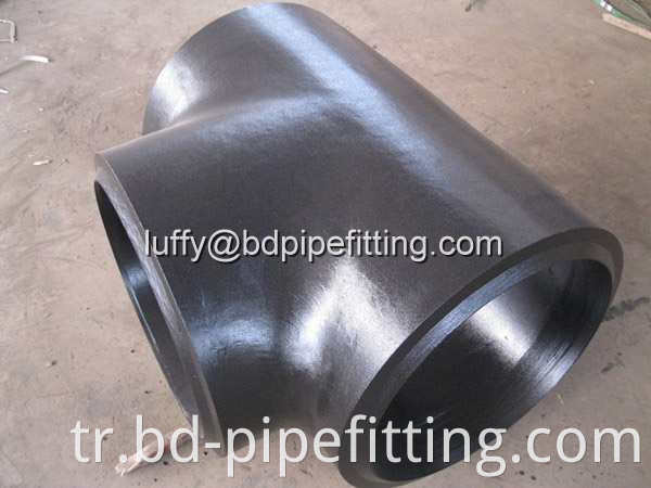 Alloy pipe fitting (500)